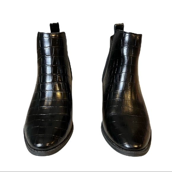 Dolce Vita Tristan Leather Crocodile embossed‎ booties size 6.5 - Picture 1 of 9